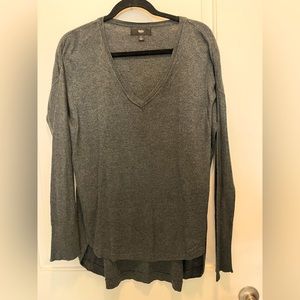 100% Cotton mini-waffle weave v-neck sweater